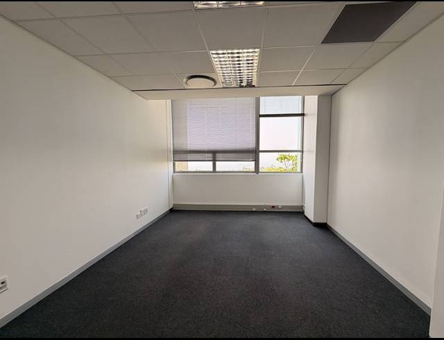 152M² OFFICE TO LET IN UMHLANGA RIDGE